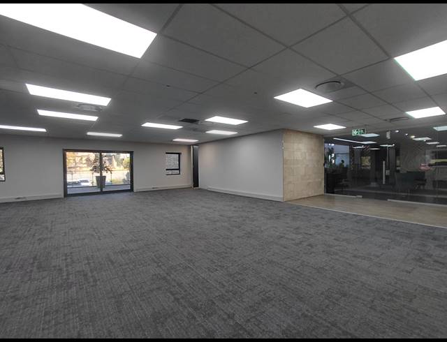 249M² OFFICE TO LET IN BRYANSTON